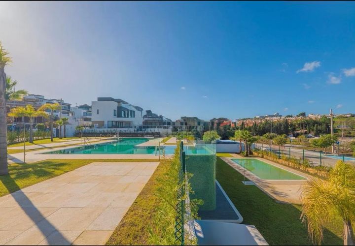 Villa a Estepona, Malaga, Estepona - € 800.000 | Ref: SRAT2 - foto 1